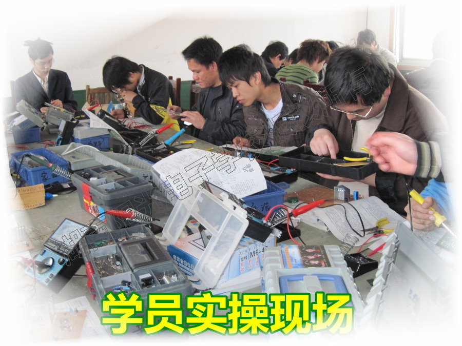 ����ꖹ���ӌWУ�DƬ