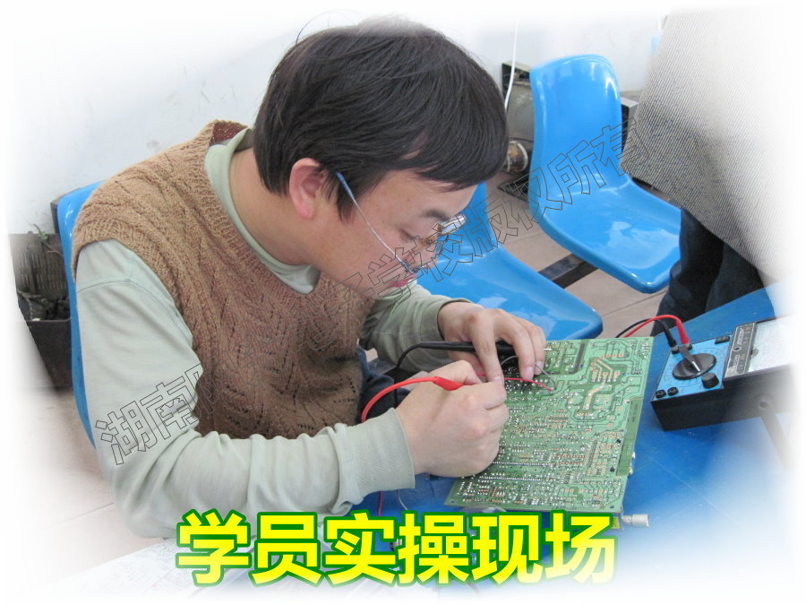 ����ꖹ���ӌWУ�DƬ