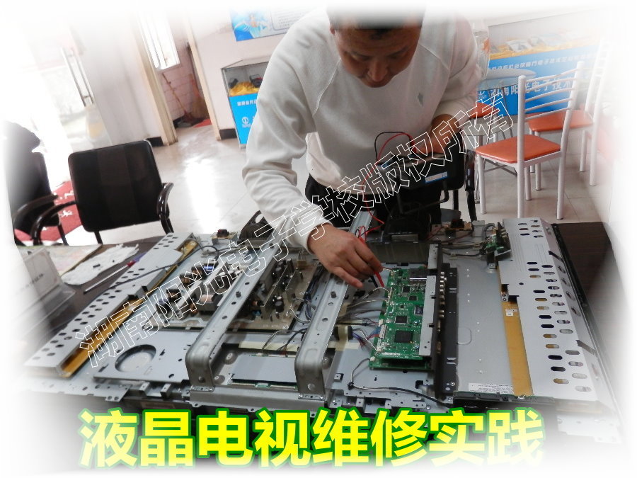 ����ꖹ���ӌWУ�DƬ